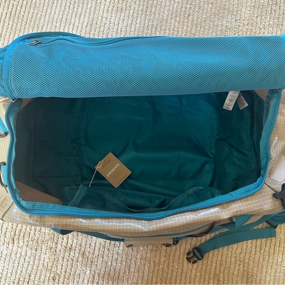 NWT Patagonia 55L Black Hole Duffel Tint Color Hard to find - Picture 7 of 9